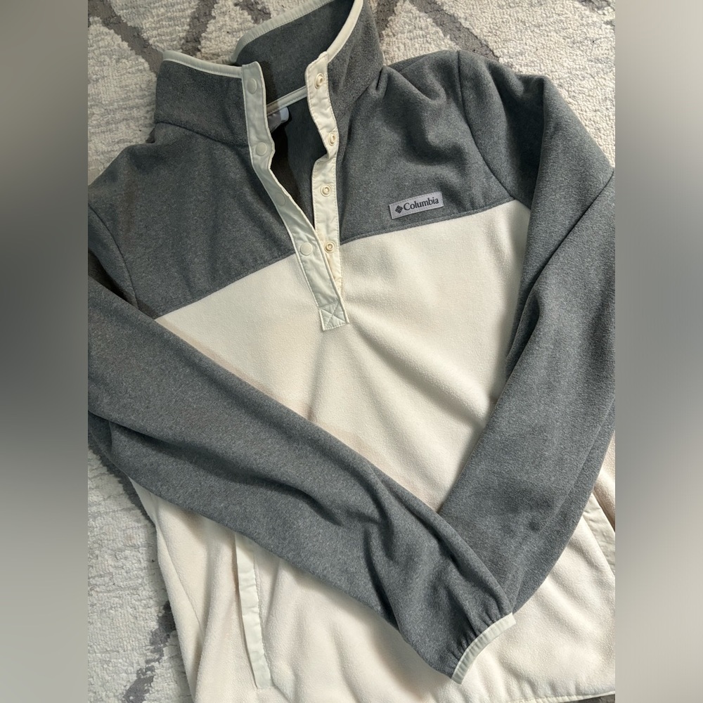 WOMEN’S COLUMBIA FLEECE